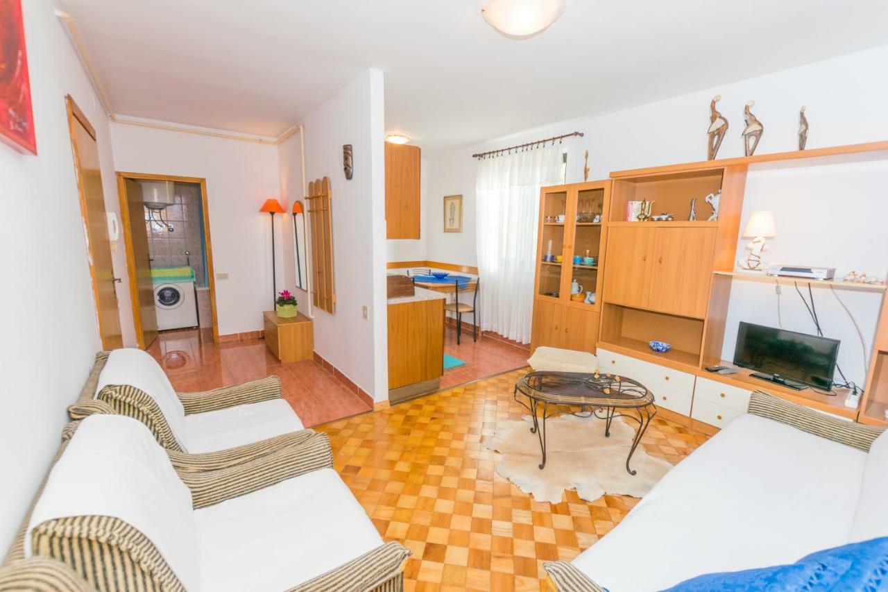 Apartments Mirjana Pula Exterior photo